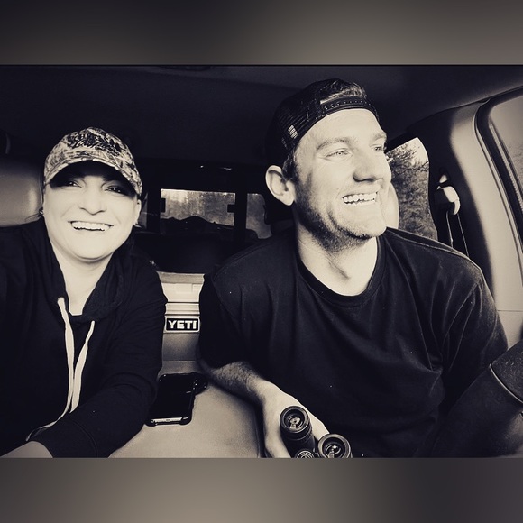 Meet your Posher, Breanna - Picture 2 of 2